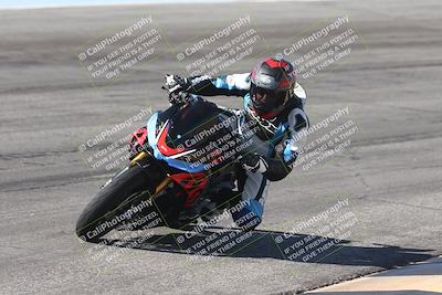 media/Oct-13-2025-Moto Forza (Mon) [[a66d839500]]/3-B Group/Session 2 (Bowl)/